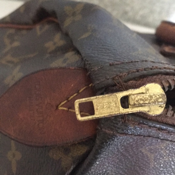 Louis Vuitton Purse - Picture 4 of 8